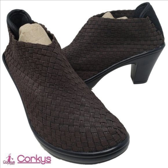 CORKYS Hot Women's Brown Featherlite Woven Pumps 3" Heel Women's Size 9 NWOT - Picture 1 of 8